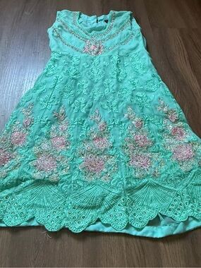 Boutique 9 Mint Green Embroidered Formal Dress